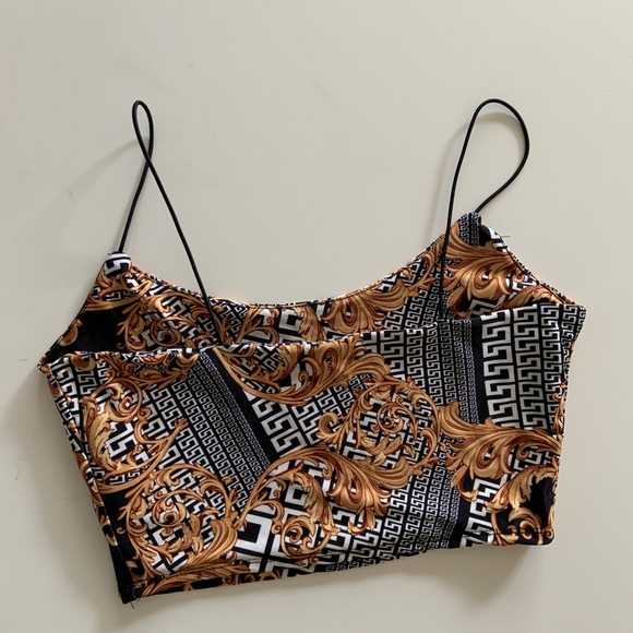 5 FOR 40 🎉 Versace Style Top - Picture 2 of 2